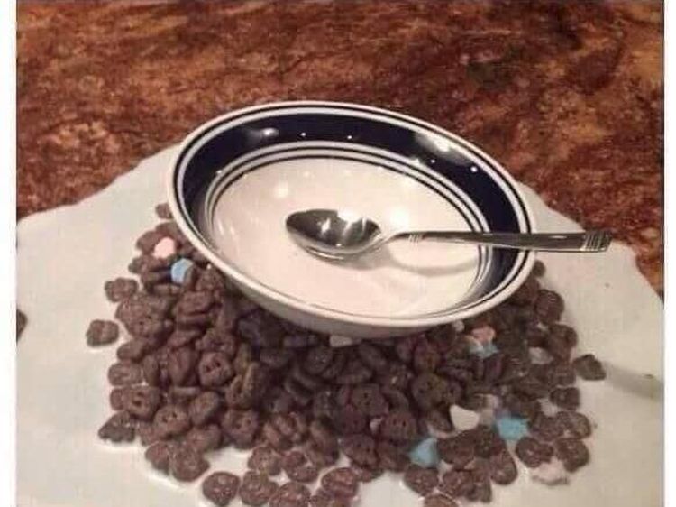 Acak-acakan, 10 Cara Potong Kue dan Makanan Ini Bikin Jengkel yang Lihat