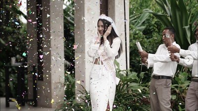 8 Gaya Anya Geraldine di Kejutan Ultah dari Pacar, Bikin Salfok Pakai Veil