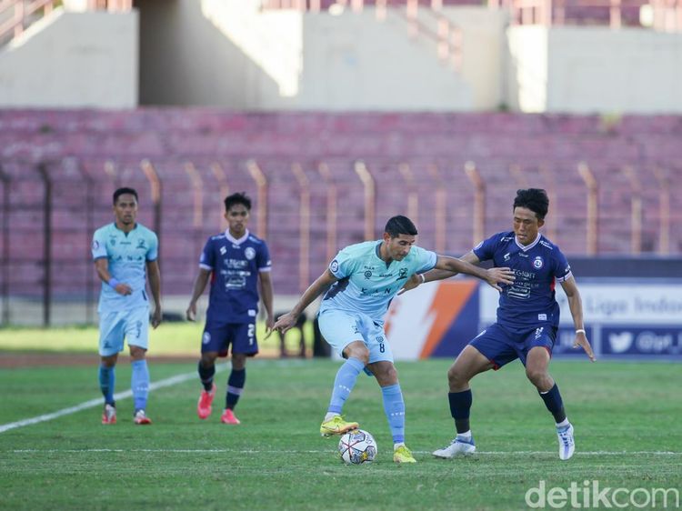 Madura United Bungkam Arema FC 2-0