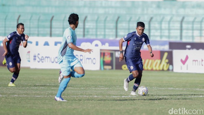 Arema FC vs Madura United dalam laga lanjutan pertandingan pekan ke-16 Liga 1 musim 2022/2023 di Stadion Sultan Agung, Bantul, DI Yogyakarta, Selasa (20/12/2022). Arema FC vs Madura United dalam laga lanjutan pertandingan pekan ke-16 Liga 1 musim 2022/2023 di Stadion Sultan Agung, Bantul, DI Yogyakarta, Selasa (20/12/2022).