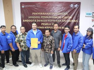 Dua Bakal Calon DPD RI Serahkan Syarat Dukungan ke KPU Kepri