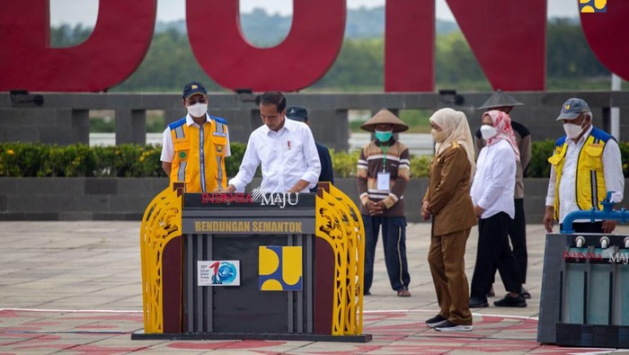 bendungan semantok nganjuk diresmikan presiden jokowi
