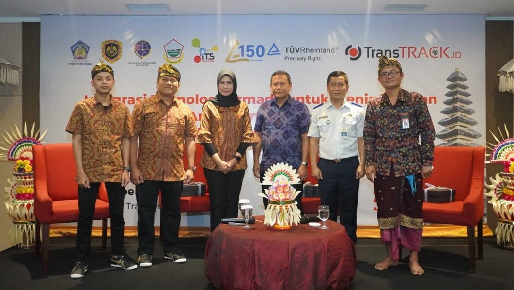 Dinas Perhubungan Provinsi Bali bersama dengan TransTRACK, selaku penyedia teknologi pengelolaan armada, dan TUV Rheinland, selaku penyedia sertifikasi sarana angkutan yang berkeselamatan, telah menyelenggarakan seminar untuk menyosialisasikan bagaimana penerapan sistem manajemen keselamatan pada angkutan umum penumpang.