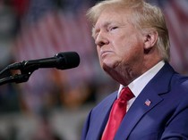 Satu Orang Diamankan Usai Suara Tembakan Terdengar di Lapangan Golf Trump