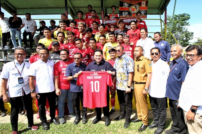 Erick Thohir Tinjau Proyek Infrastruktur Garapan BUMN di Sumbar Erick Thohir Tinjau Proyek Infrastruktur Garapan BUMN di Sumbar