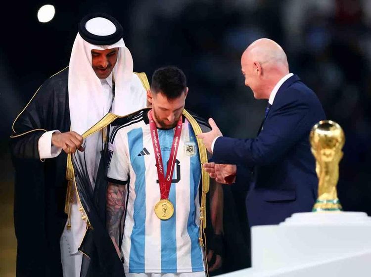 Dipakai Messi saat Angkat Piala Dunia 2022, Ini Fakta Jubah Arab Bisht