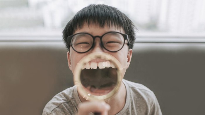 Moms, Begini Cara Biar Anak Nggak Nge-reog Saat Dibawa ke Dokter Gigi