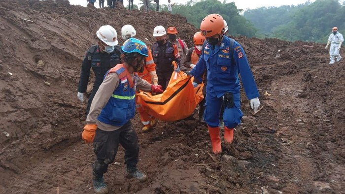 Jasad korban gempa Cianjur berhasil dievakuasi.