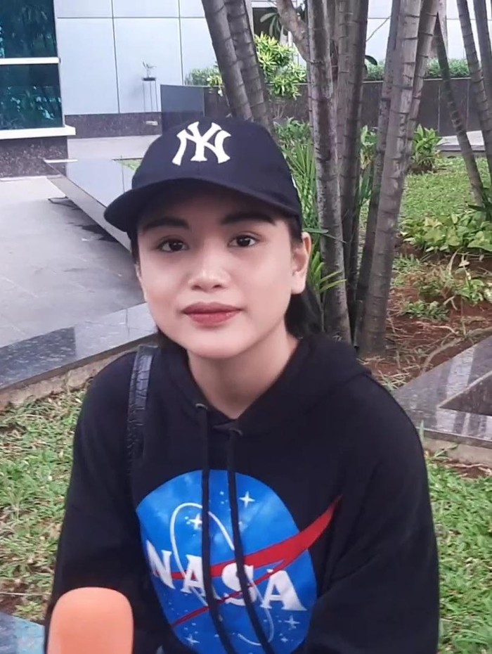 JEJE SLEBEW SAAT DITEMUI DI KAWASAN TRANS TV.