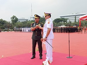 Salam Komando Yudo Margono dan Andika Perkasa Saat Sertijab Panglima TNI