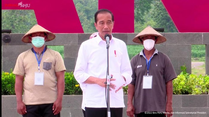 Jokowi bendungan semantok