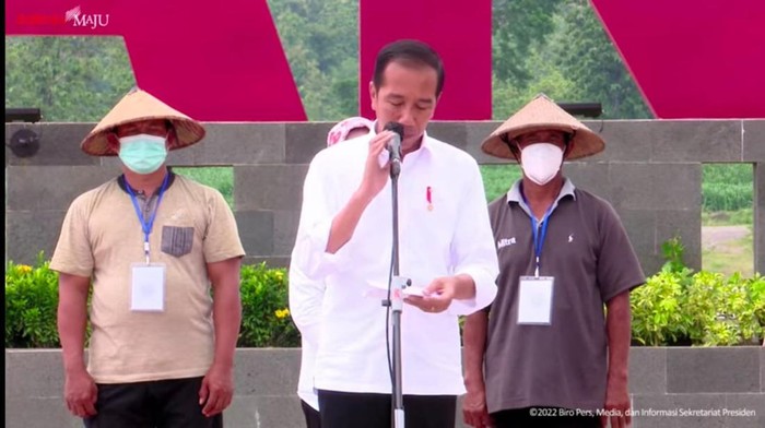 Jokowi bendungan semantok