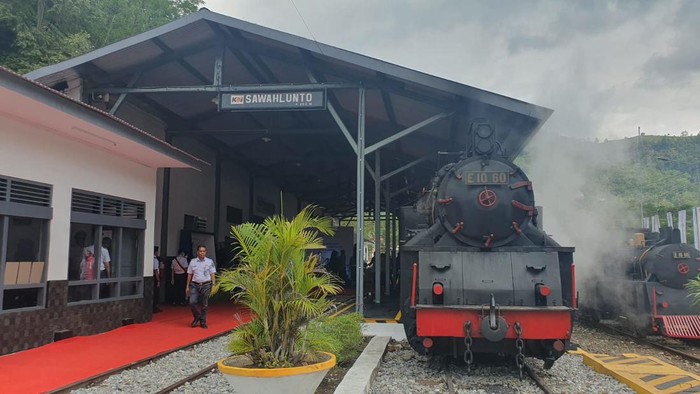 Kereta wisata Mak Itam Sawahlunto beroperasi lagi