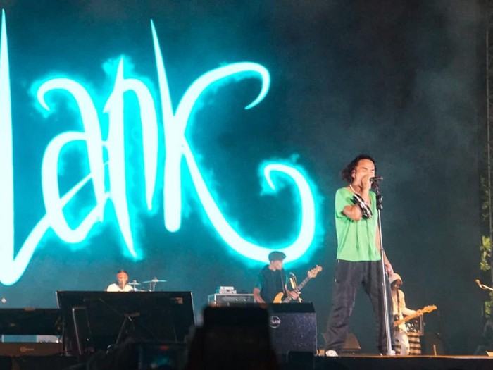 Ketua MPR RI Bambang Soesatyo mengapresiasi perhelatan konser puncak HUT-39 Slank Beautiful Smile Indonesia yang digelar di Pelataran Candi Prambanan, Yogyakarta, Sabtu (17/12).
