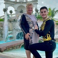 Kisah cinta mereka menyebar luas di media sosial, keduanya tak menghiraukan berbagai komentar negatif yang diterima. Bahkan keduanya malah semakin kompak dan mesra. Mereka juga aktif membuat konten di Instagram @milinagatta_. Foto: Dok. Instagram @milinagatta_.