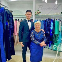 Remaja usia 19 tahun Giuseppe DAnna menikah dengan nenek 76 tahun, Milina Gatta. Keduanya menjadi sorotan usai mengumumkan kehamilan sang Milina di akun TikTok @milina_gatta. Pasangan yang berasal dari Italia ini sudah menjadi perbincangan di media sosial sejak Giuseppe melamar Millina. Foto: Dok. Instagram @milinagatta_.