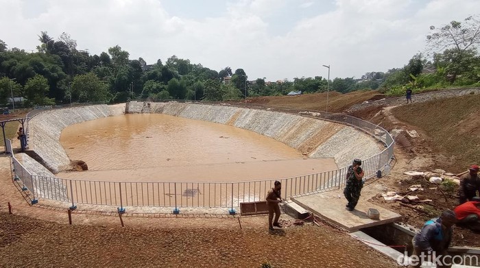 Kolam Retensi Cisanggarung Bandung