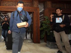 KPK Amankan Koper dan Ransel Usai Geledah Gedung DPRD Jatim