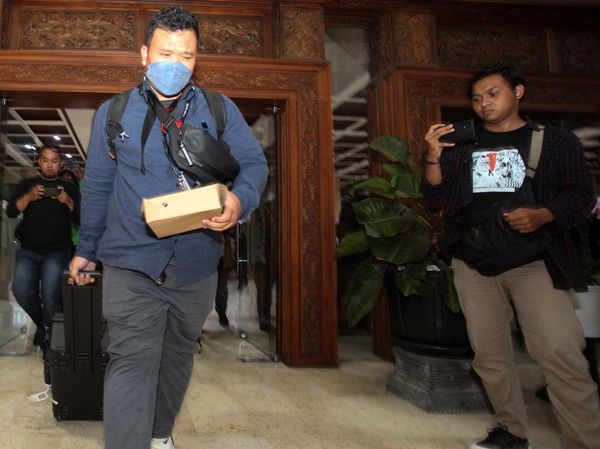 KPK Amankan Koper dan Ransel Usai Geledah Gedung DPRD Jatim