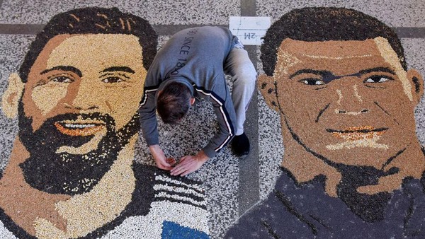 Penampakan wajah Messi (kiri) dan Mbappe (kanan) yang terbuat dari biji-bijian.  