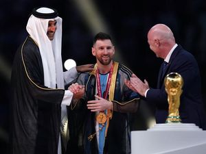 Terungkap! Ini Alasan Crazy Rich Oman Mau Beli Jubah Messi Rp 15 M