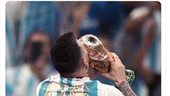 Ini adalah Piala Dunia yang sempurna. Menyatukan semua setelah pandemi dan menunjukkan betapa besar sepakbola, tulis akun ini. Foto: Twitter