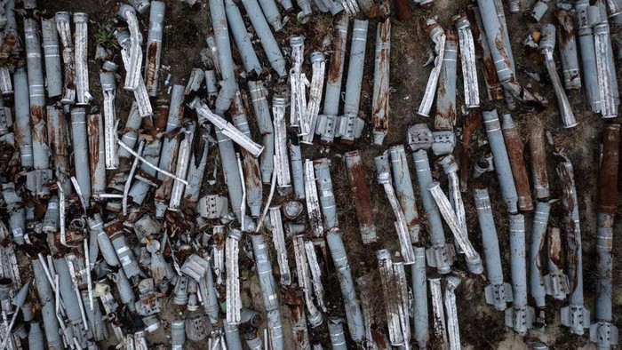 Mengintip ‘Kuburan Massal’ Sisa Rudal & Roket Rusia di Ukraina