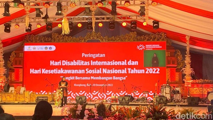 Menteri Sosial (Mensos) Tri Rismaharini (Risma) di Hari Kesetiakawanan Sosial Nasional 2022