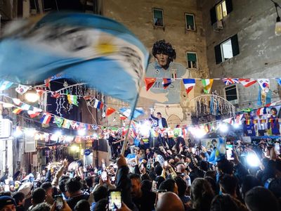 Fans Napoli Ikut Rayakan Kesuksesan Argentina di Piala Dunia