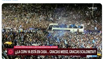 Buenos Aires benar-benar tak tertidur menyambut para pahlawan mereka. Foto: Twitter