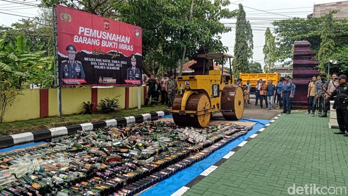Pemusnahan miras di Mapolres Sukabumi.