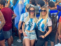 7 Foto Influencer yang Topless di Piala Dunia 2022 Qatar Jadi Kontroversi