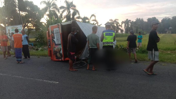 Pesepeda tewas tertimpa truk di Jalan Daendels Kulon Progo, Selasa (20/12/2022)