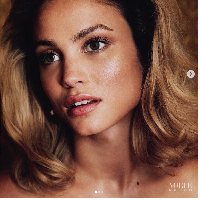 Rose Bertram dan Gregory van der Wiel pacaran saat sang model berusia 17 tahun. Keduanya menjalani hubungan hingga dikaruniai seorang anak perempuan. Namun hubungan cinta mereka berkahir pada 2022. Foto: Getty Images