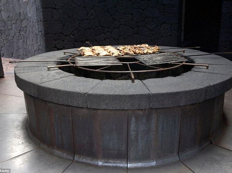 Siapa Berani Mampir? Restoran Ini Ada di Kawasan Gunung Berapi