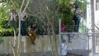 Persidangan dilakukan secara tertutup.  