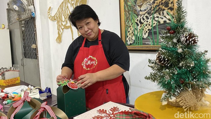 Sri Murni, mentor kursus membuat kue di Sukabumi.