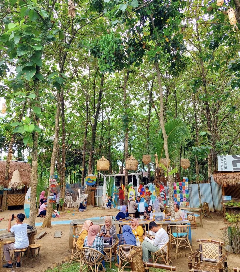 Viral Kafe ala Pantai di Medan, Intip Menu dan Suasananya