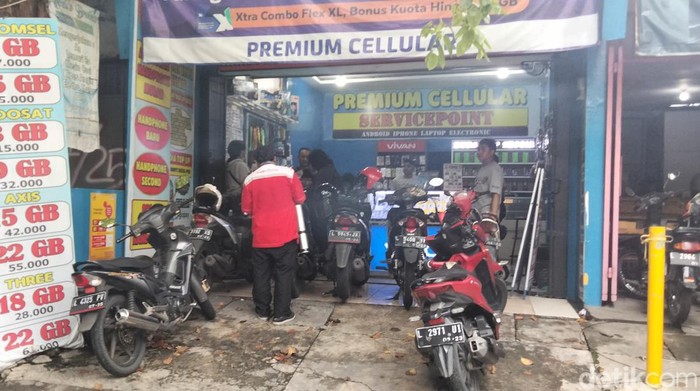 toko hp di sukolilo dibobol maling