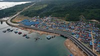 Selain rumah, jalan penghubung Kendari-Toronipa Konawe sepanjang 14 kilometer juga dibangun dengan biaya dari APBD Provinsi Sulawesi Tenggara serta dana pinjaman PT Sarana Multi Infrastruktur (Persero).  