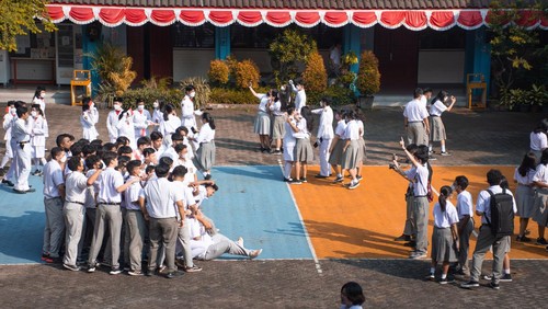 Ilustrasi yel-yel MPLS untuk anak SMP, SMA, dan SMK.