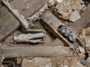 Menguak Misteri 2 Sarkofagus yang Ditemukan di Bawah Katedral Notre-Dame Paris