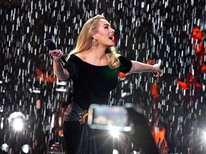 LAS VEGAS, NEVADA - NOVEMBER 18: Adele performs onstage during the Weekends with Adele Residency Opening at The Colosseum at Caesars Palace on November 18, 2022 in Las Vegas, Nevada. (Photo by Kevin Mazur/Getty Images for AD)
