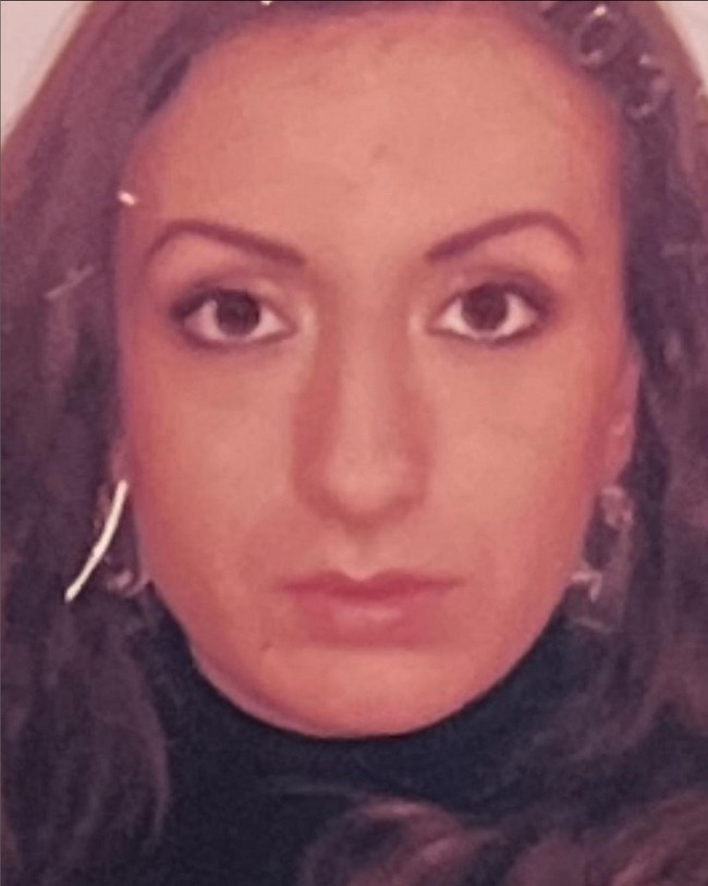 Anastasia mengubah penampilan yang membuat teman-temannya lamanya tak mengenali wajahnya.  Foto: Instagram/@justqueen8888