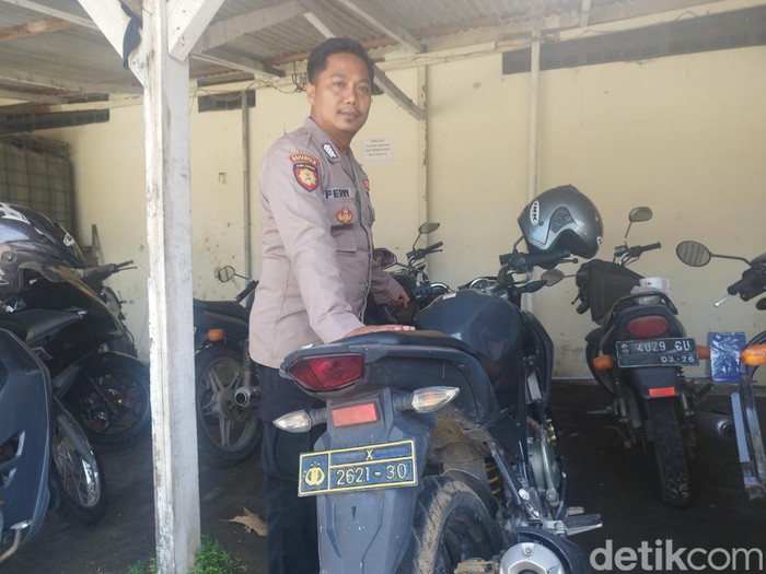 Anggota Polsek Duduksampeyan, Bripka Ferry Kustianto