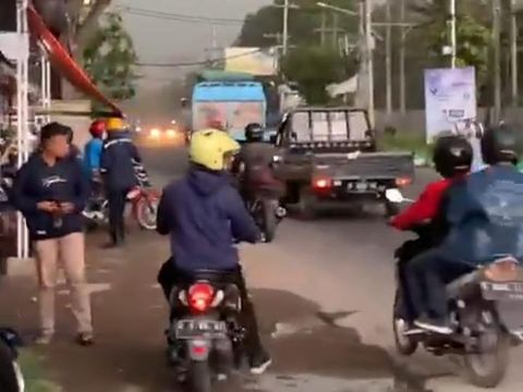 angin kencang di driyorejo