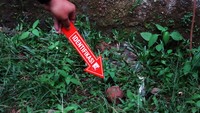 Saat ini benda mirip granat itu telah diamankan oleh tim Gegana Satbrimob Kelapa Dua Depok.