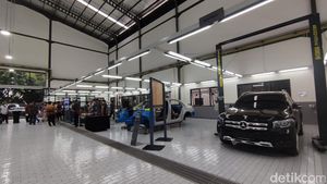 Melihat Bengkel Cat Mercedes-Benz Berstandar Jerman di Cilandak