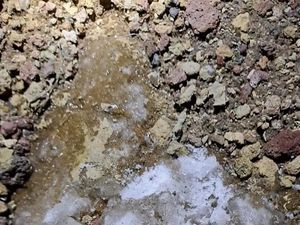Penjelasan BMKG soal Bongkahan Es di Gunung Rinjani