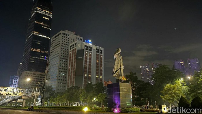 Car free night tahun baru akan dilaksanakan di DKI Jakarta. Car free night diselenggarakan oleh Pemprov DKI Jakarta dalam rangka memeriahkan malam tahun baru.